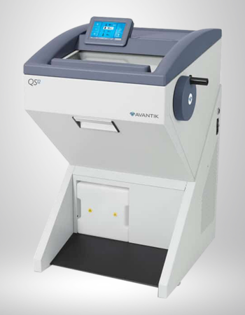 Avantik QS12 refurbished cryostat on a gray background